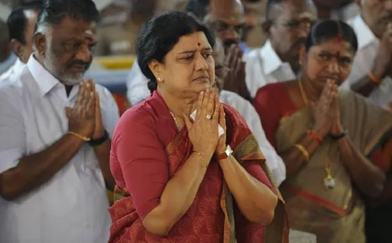 Tamil Nadu Political Crisis: Jayalalitha's nephew backs OPS, MK Stalin turns to Rahul Gandhi