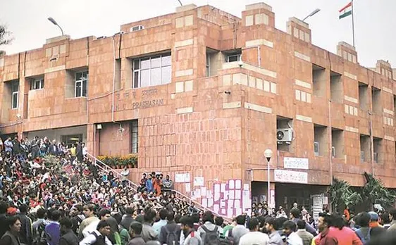 Congress leaders Digvijaya Singh, Ajay Maken, students meet President over JNU admission policy