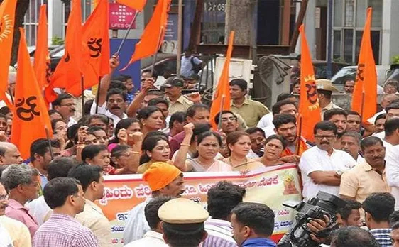 ABVP, SFI activists clash in Savitribai Phule Pune University