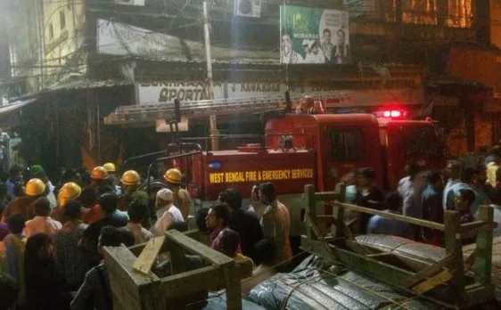 Video | Fire at Kolkata's Burrabazar market: 25 fire engines at spot, residents evacuated