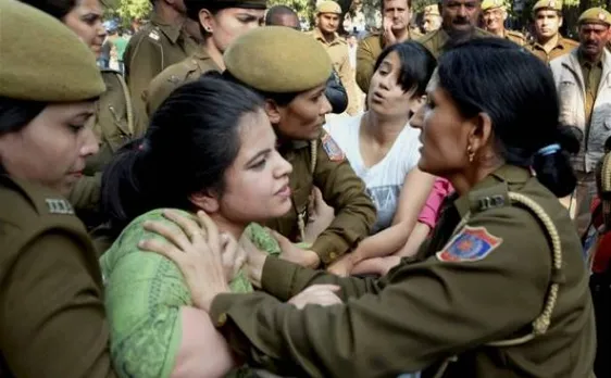 NHRC issues notice to Delhi Police over alleged misuse of police force outside Ramjas College on Feb 22