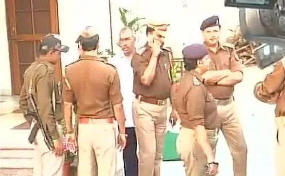 Video: Police raid UP minister Gayatri Prajapatiâ€™s official residence