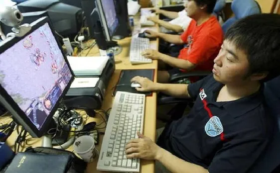 Social media use increases feelings of loneliness: Study