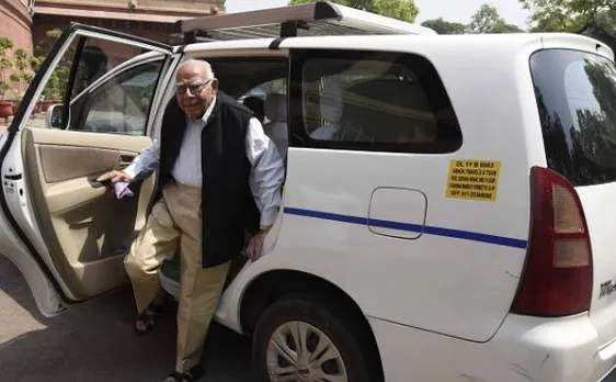 Jethmalani asks Justice Karnan to withdraw his words against judiciary 