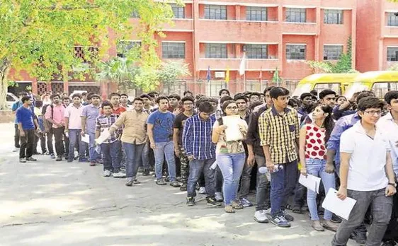 HC judge slams Tamil Nadu Government for opposition to NEET 2017