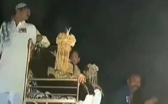 Wedding stunt: Groom arrives not on â€˜Ghodiâ€™ or â€˜Gaadiâ€™ but Lion