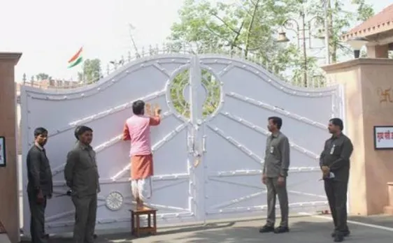 Seers and priests purify UP CM bungalow before Yogi Adityanath moves in at â€˜auspicious timeâ€™