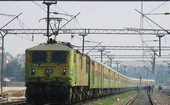 Train accident averted after Duranto Express coaches get separated from engine