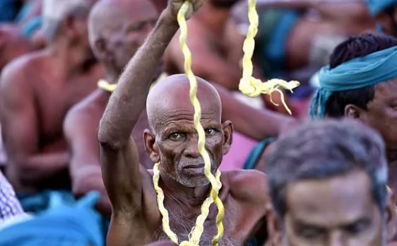 Farmers submit memorandum to CJI seeking relief for drought hit Tamil Nadu