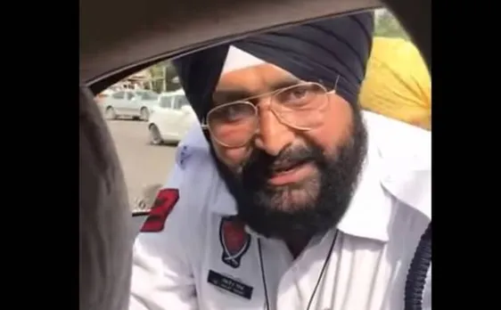 Caught on Camera: Punjab minister Badal catches policemen taking bribe in Ludhiana