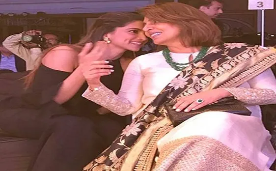 This viral picture of Deepika Padukone and Neetu Kapoor will leave you astonished!