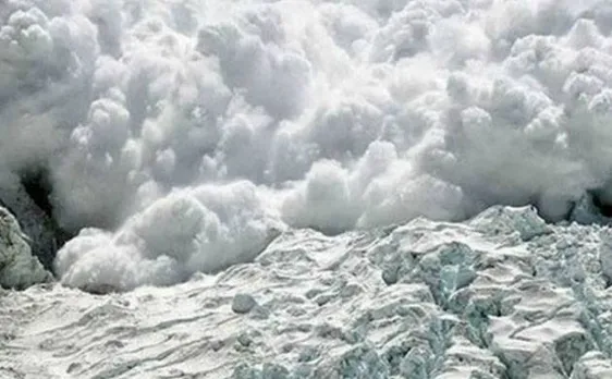 6 high school students killed during avalanche in Japan