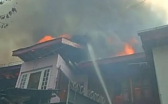 Fire breaks out in Srinagar's Chinar Bagh area, several houses gutted in blaze