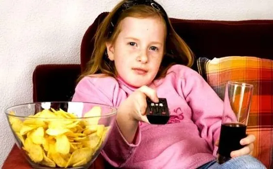 Eat home-cooked meals and do not watch videos while eating to lose weight