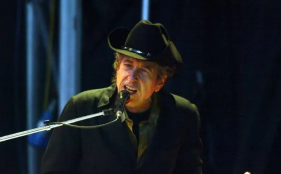 Bob Dylan to finally receive Nobel Literature award in Stockholm 