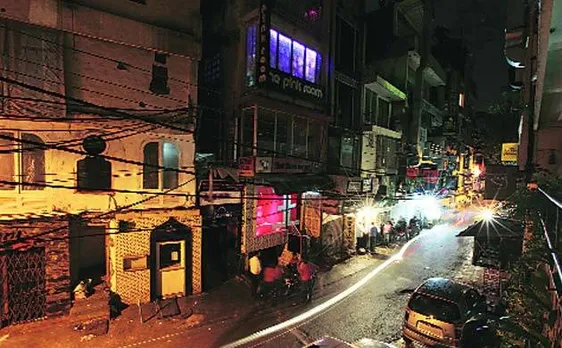 Delhi govt instructs eateries to display 'service charge is voluntary' placard