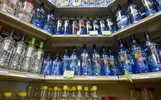 Women set fire to liquor shop in Uttar Pradesh