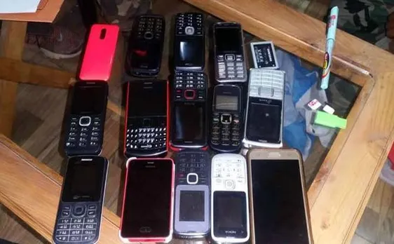 J&K: Police seize 16 mobiles from Baramulla jail used to contact Pak handlers