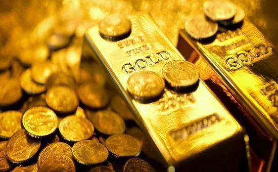 Gold shines amid positive global cues, local jewellers' buying