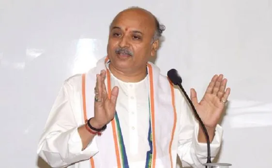  Vishwa Hindu Parishad's president Pravin Togadia asks Centre to follow US bombing example of Islamic state