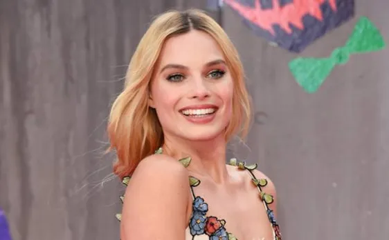  Mary Queen of Scots Actress Margot Robbie is in talks to play Queen Elizabeth
