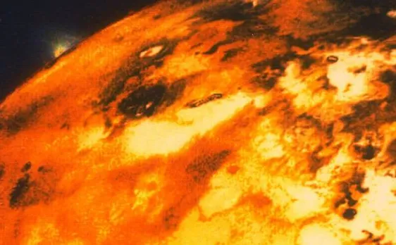 Massive waves of lava on Jupiterâ€™s Moon Io seen in exceptionally detailed map of lava lake
