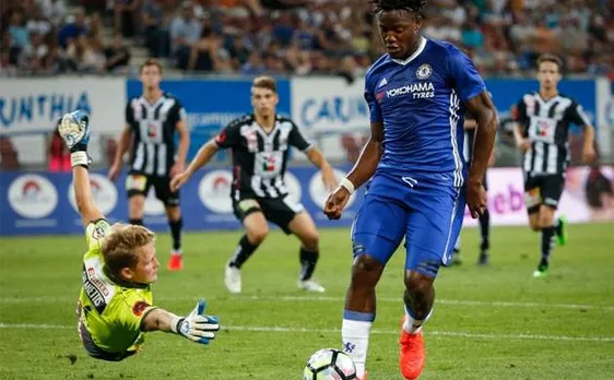 Michy Batshuayi dramatic late winner helps Chelsea lift Premier League title