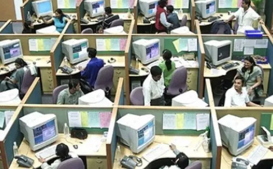 IT to layoff up to 2 lakh techies annually for next 3-yr: Head Hunters India 