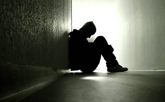 Facing problem to fall asleep? Loneliness might be the one to blame