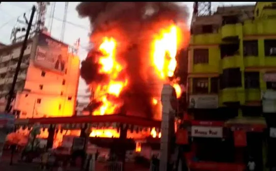 Video: Fire burns down shopping mall in Patna's Boring Road crossing, no causalities