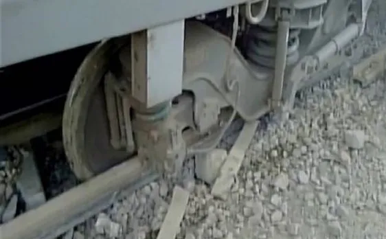UP: 11 bogies of Lokmanya Tilak express derailed at Unnao station, train services on Lucknow-Kanpur route disrupted