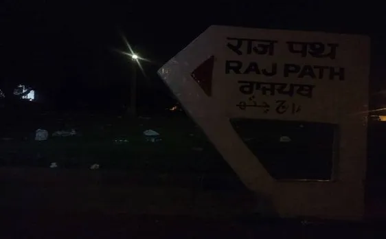 Delhiites litter around India Gate after celebrating 'good' weather 