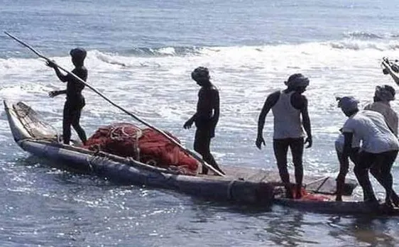 Pakistan court orders release of 350 Indian fishermen