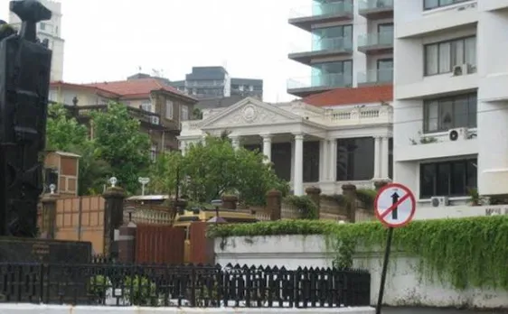 Missing girls found outside Shah Rukh Khan's apartment Mannat