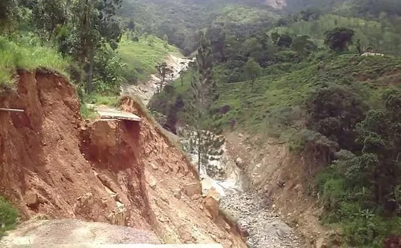 Sri Lanka witnesses worst rainfall since 1970, heavy floods and landslides kill around 90 people in country