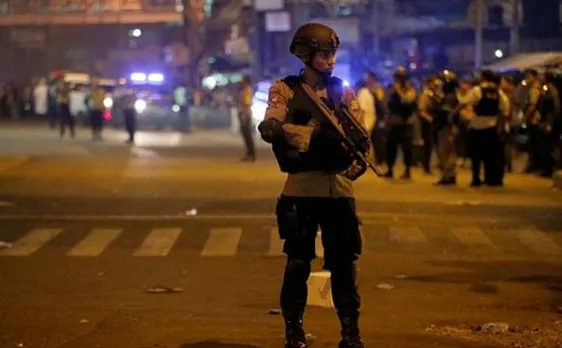 Islamic State claims responsibility for suicide bombing on Jakarta bus station in Indonesia