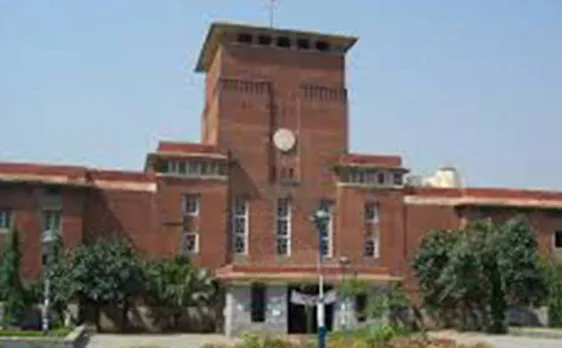 DU admissions 2017: Community radio taking queries from callers and volunteers helping aspirants 