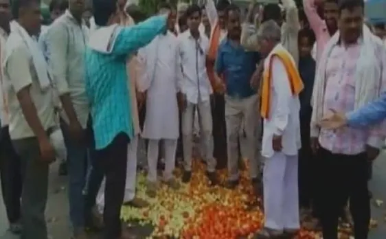 Farmers' protest enters 2nd day, vegetable crisis looms over Mumbai