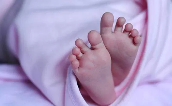 Hours after giving birth, mother leaves baby girl to die in public toilet