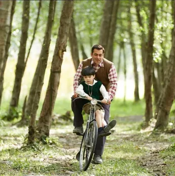 'Tubelight': Salman Khan goes for a beautiful long ride with little star Matin Rey Tangu (see pic)