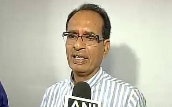Madhya Pradesh: CM Shivraj Singh Chouhan presents Rs 1 crore each to kin of 3 of deceased in Mandsaur