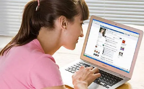 Many choices of partners in dating sites may make you dissatisfied