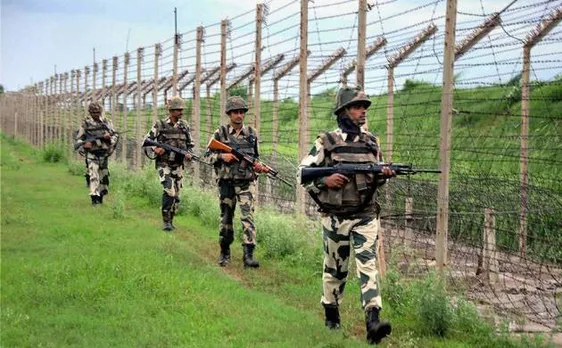 Pakistan violates ceasefire along LoC in J&Kâ€™s Naushera sector; Indian Army retaliates