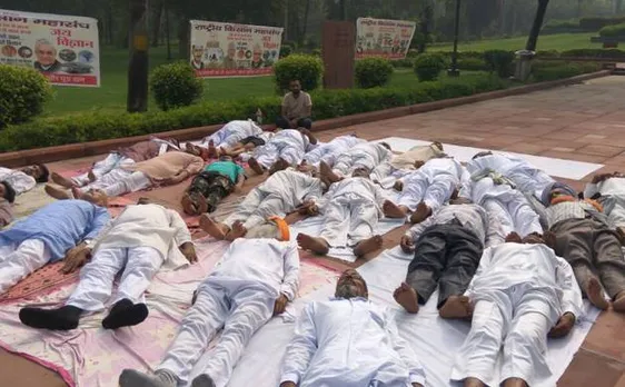 International Yoga Day: Farmers perform 'Shavaasana' to protest against govt; Congress agitation against Mandsaur deaths