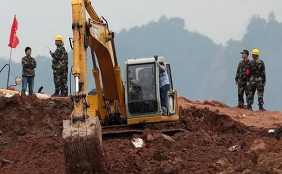 Landslide in China: 140 people feared buried after mountain collapse