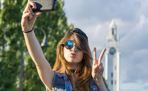 Most Instagram selfies are to show off appearance, make-up and clothes: scientists