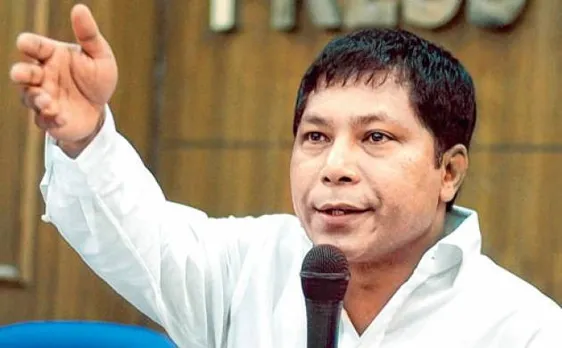 Kong Tailin Lyngdoh asked to leave Delhi Golf Club for wearing 'Jenseim'; Meghalaya CM Mukul Sangma demands action 