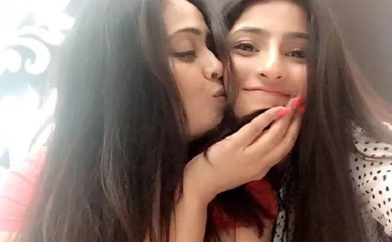 Proud Mom Shweta Tiwari throws party on her daughter Palak's scoring well in her board exams