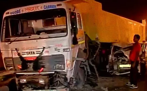 Delhi: Dumper truck rams into 4 cars on AIIMS flyover; 6 injured