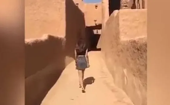 Saudi Arabia: Model shares revealing videos on Snapchat; government orders probe